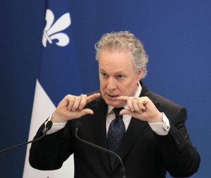 Québec: Jean Charest complète sa volte-face